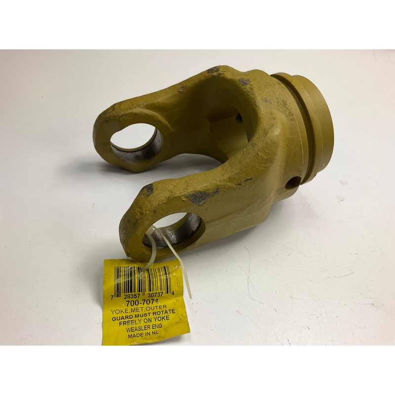Weasler 700-7071 AW26 2-13/16'' Roll Pin Tube PTO Shaft Yoke 71mm Star Bore