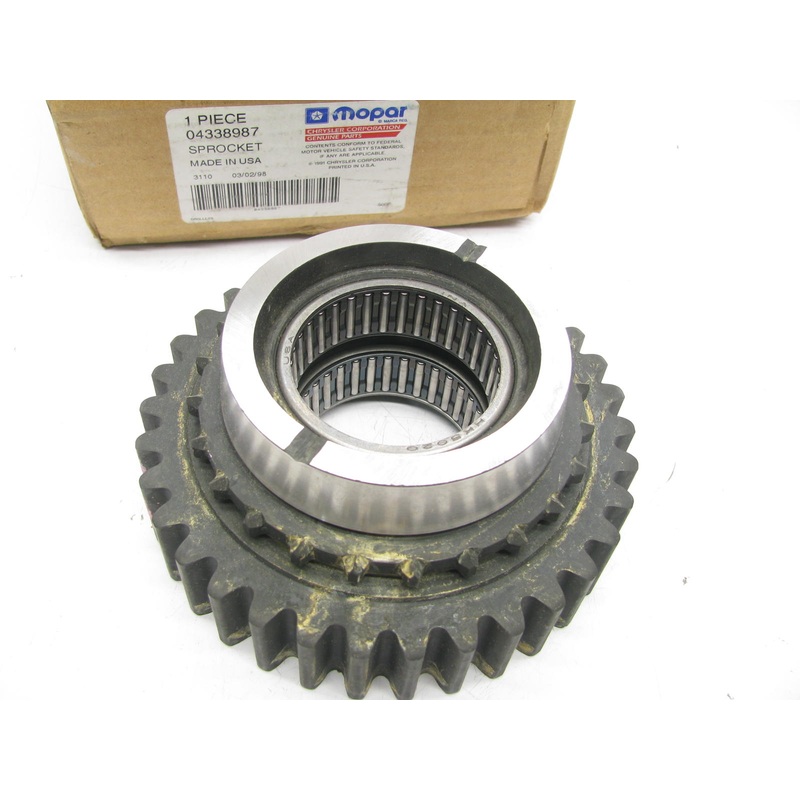 NOS OEM  Transfer Chain Drive Sprocket   04338987