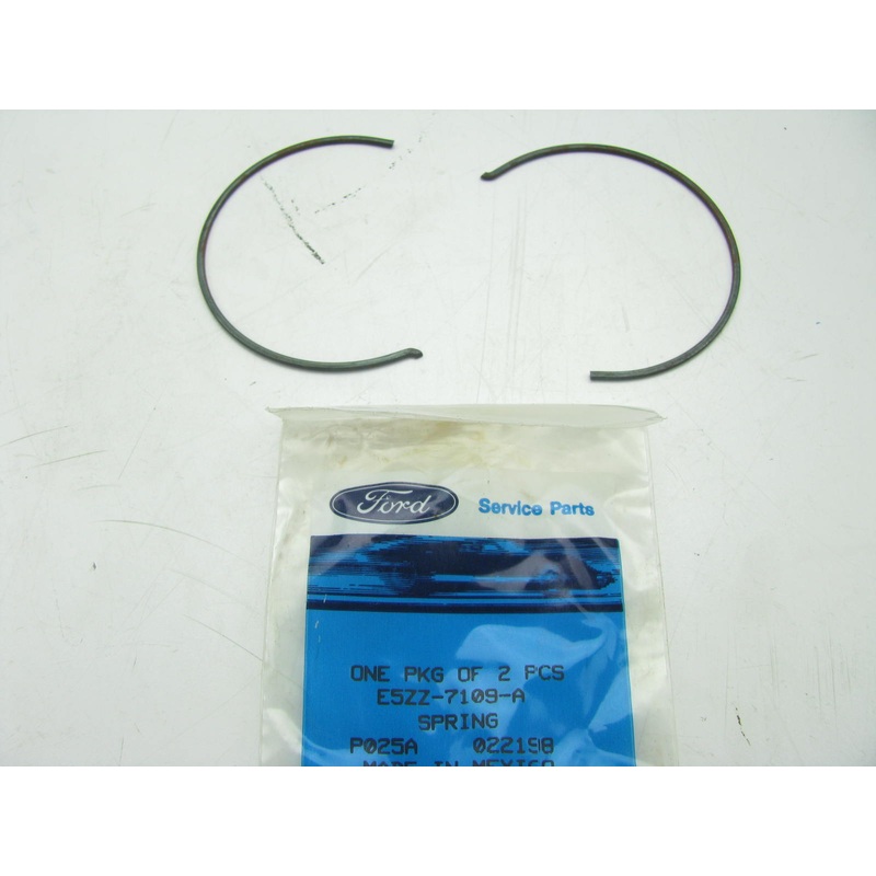 (2) Ford E5ZZ-7109-A Manual Transmission Synchronizer Blocking Ring Spring, T5