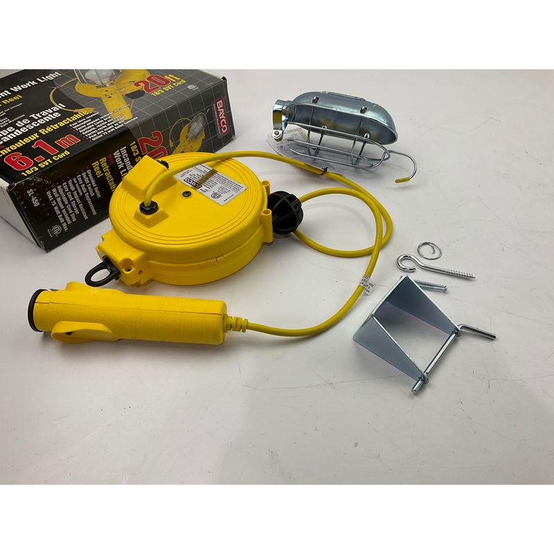 Bayco SL-450 Incandescent Trouble Light - 20' 18/3 With Tap On Retractable Reel