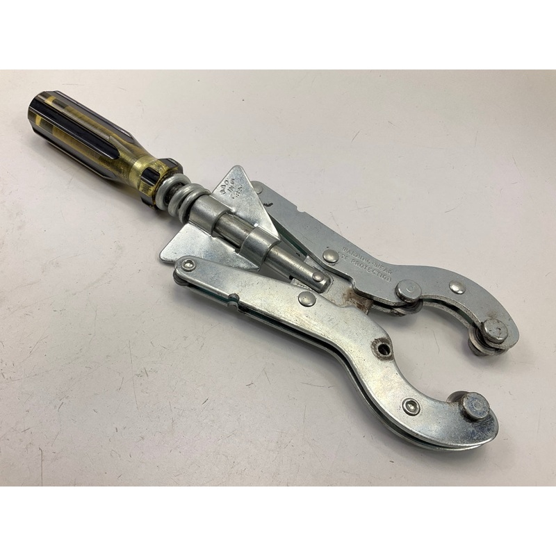 USED - Lisle 31500 Exhaust Cutter Tool, Big Range: 1-3/8'' To 2-1/2'' Exhaust Pipe