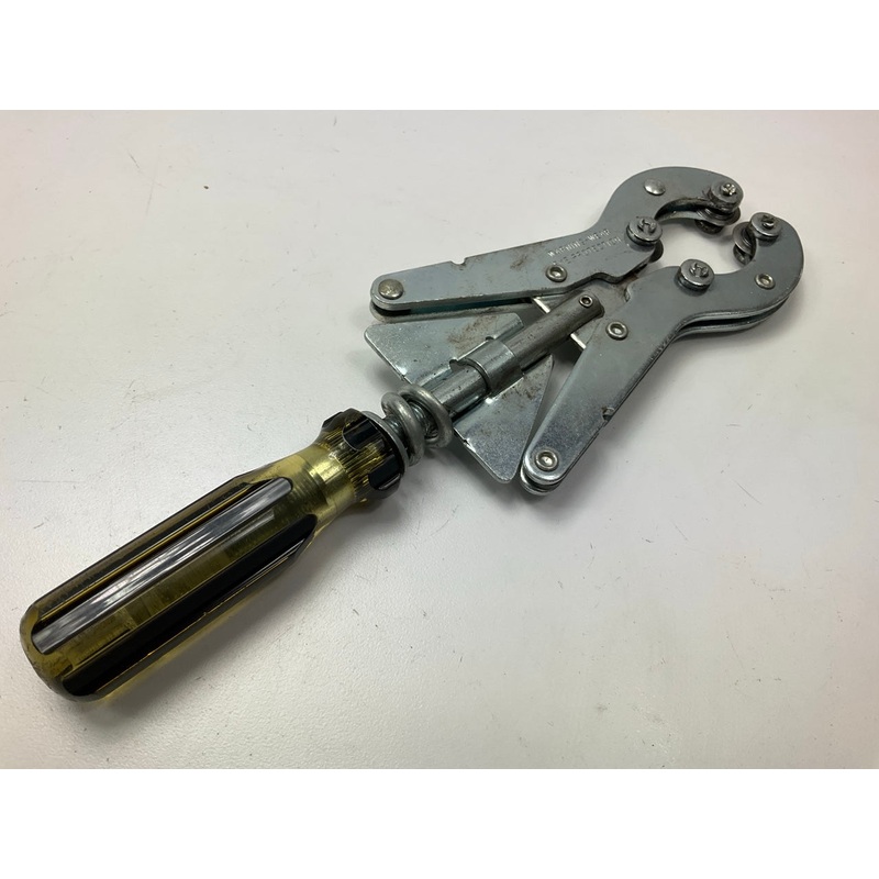 USED Tool #9 - Lisle 31500 Muffler Exhaust Cutter Tool 1-3/8''-2-1/2'' Pipe