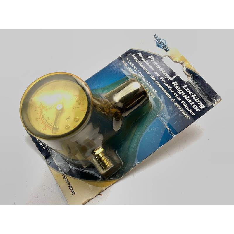 Vaper 19303 1/4'' Locking Pressure Regulator With Gauge