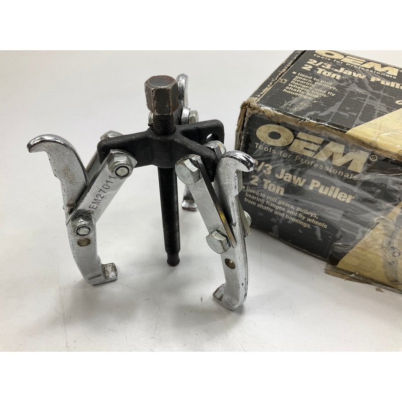USED #17 - OEM Tools 27011 2-Ton Gear Pulley Puller, 2/3 Jaw, 3-1/4'' Spread