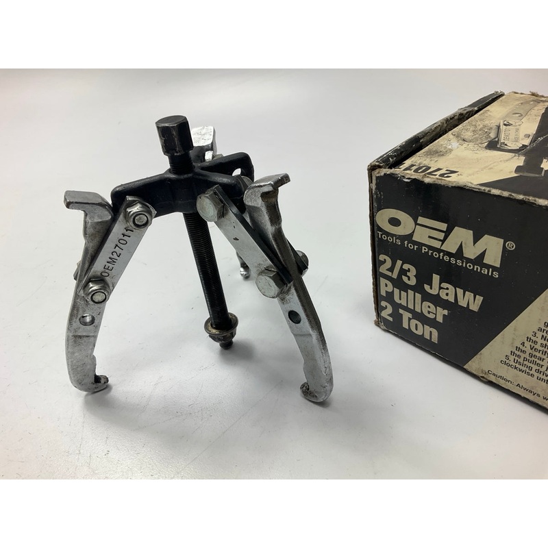 USED #19 - OEM Tools 27011 2-Ton Gear Pulley Puller, 2/3 Jaw, 3-1/4'' Spread