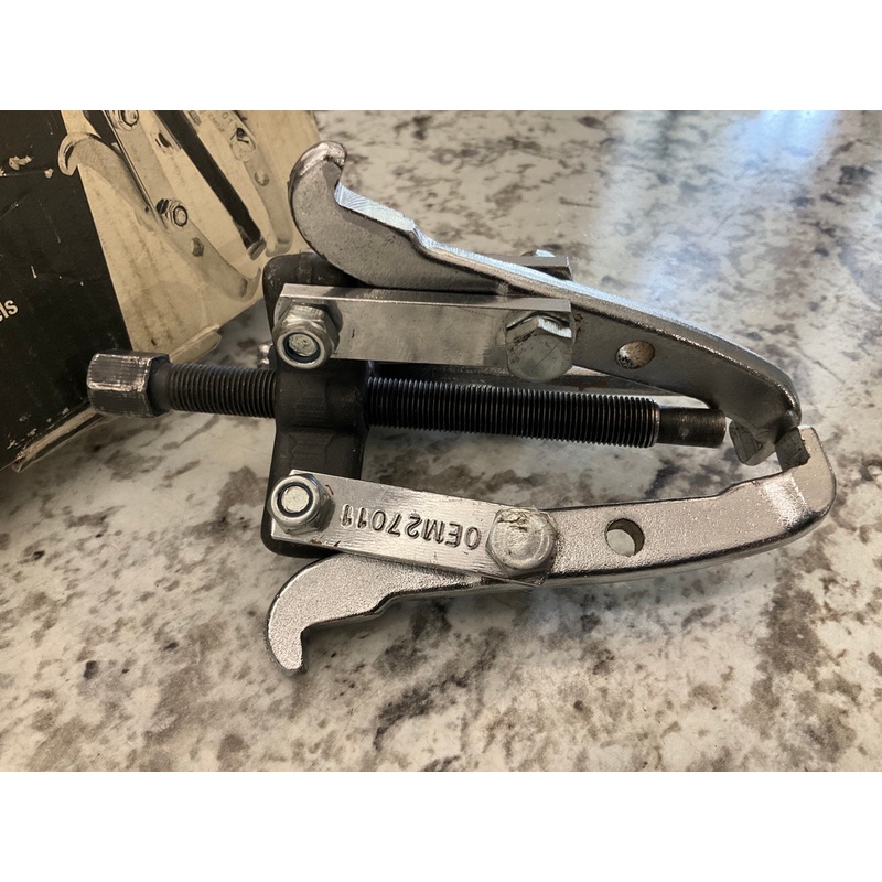 USED #2 - OEM Tools 27011 2-Ton Gear Pulley Puller, 2/3 Jaw, 3-1/4'' Spread