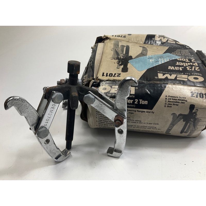 USED #22 - OEM Tools 27011 2-Ton Gear Pulley Puller, 2/3 Jaw, 3-1/4'' Spread