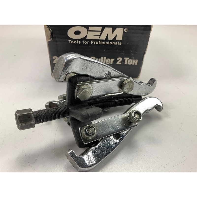 USED # 3 - OEM Tools 27011 2-Ton Gear Pulley Puller, 2/3 Jaw, 3-1/4'' Spread