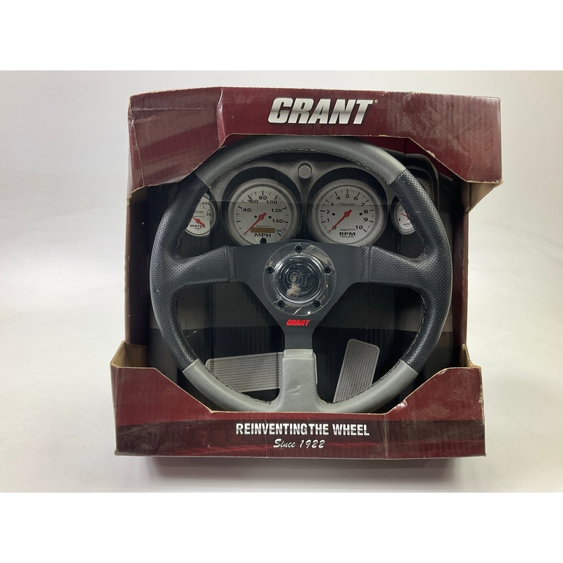 COSMETIC BLEMISH, SEE PHOTOS - Grant 1066 Formula 1 Steering Wheel, 14'' Diameter