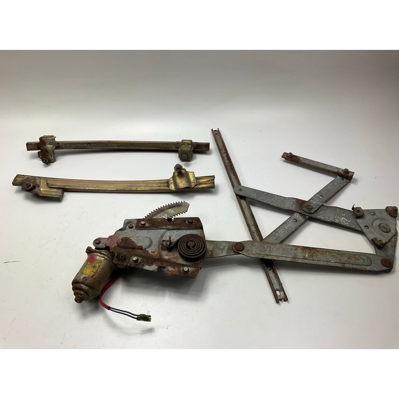 USED #61 - Right Passengers Side Door Window Motor & Regulator For 79-83 280zx