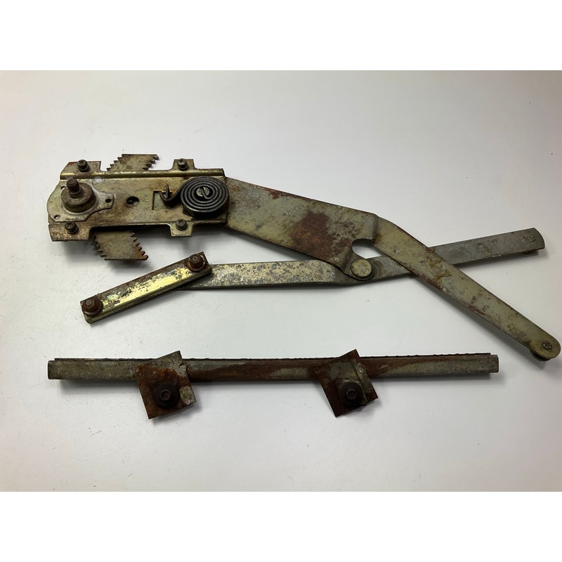 USED #79 Right Passengers Side Window Regulator OEM For Datsun 240z 260z 280z