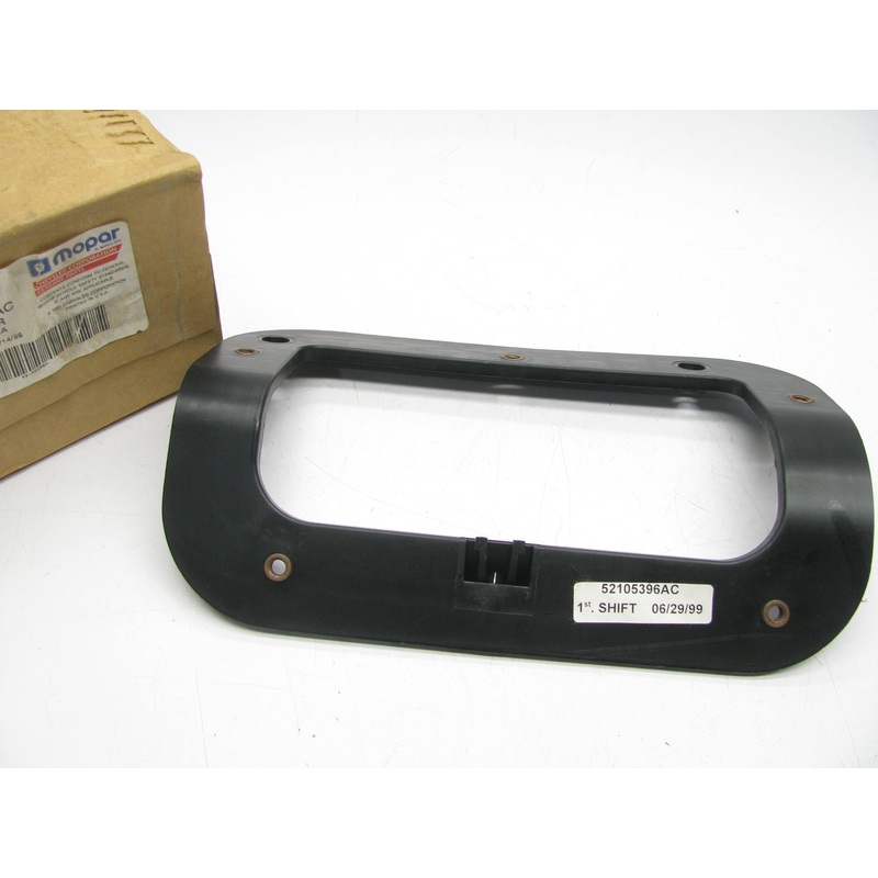 Transfer  Shift Lever Boot Retainer 52105396AC For 2000 Durango 2001 Cherokee