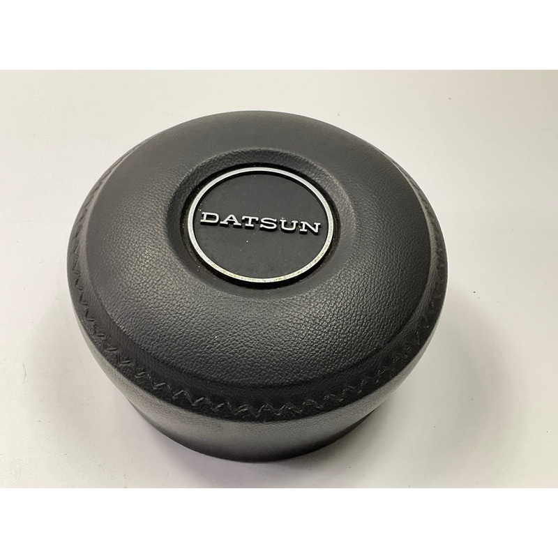 USED #218 Steering Wheel Horn Pad Button OEM For 1975-1976 Datsun 280z