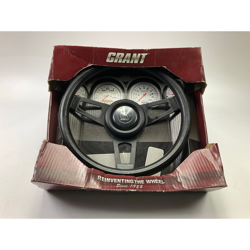 SCATCHED, SEE ACTUAL PHOTOS, Grant 870 Challenger Series Steering Wheel, 13-3/4''