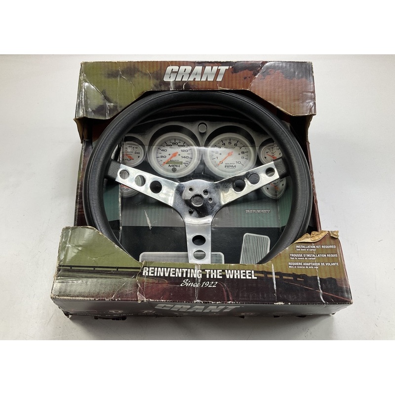 SCRATCHED & MISSING HORN - Grant 838 Classic Steering Wheel, 3-Spoke, 13.5 Dia
