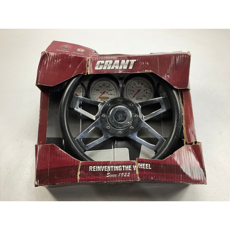 SCUFFED - Grant 440 Challenger Series Steering Wheel,  13.5'' Diameter, 3'' Dish