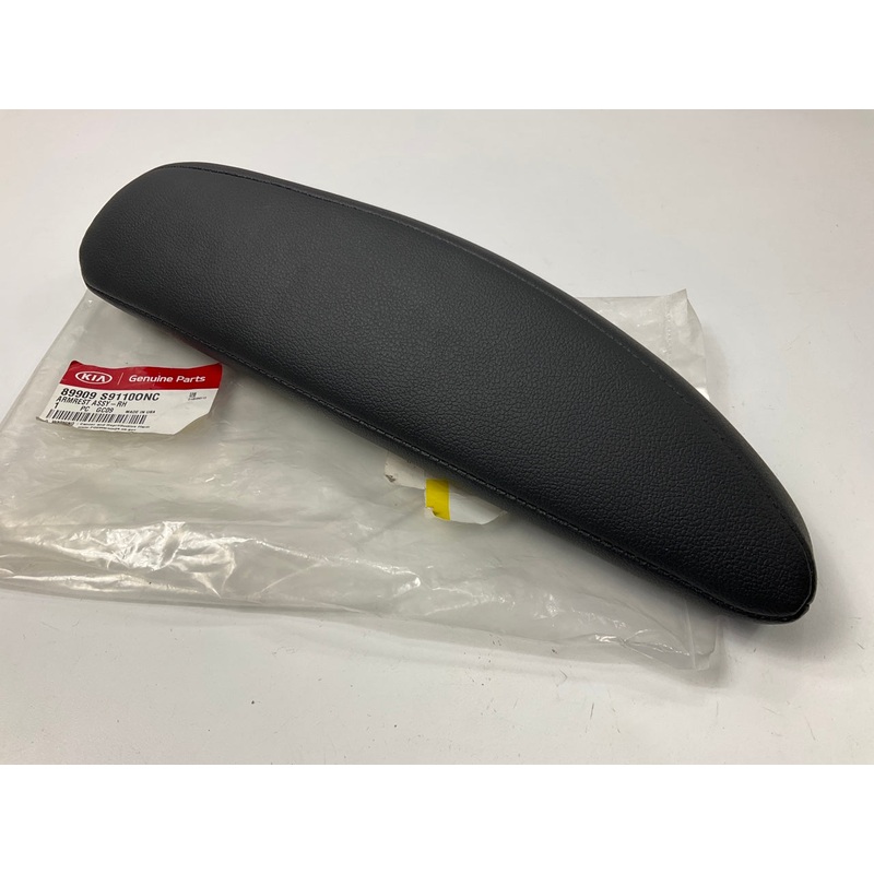 Second Row Seat Right Armrest Arm Rest OEM For 21-22 Kia Telluride 89909S9110ONC