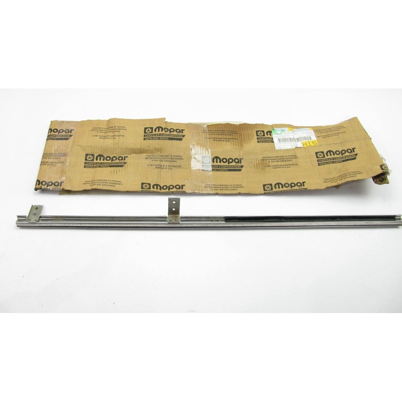 OEM J5752751 Front Left Vent Glass Division Run Channel For 85-91 Grand Wagoneer