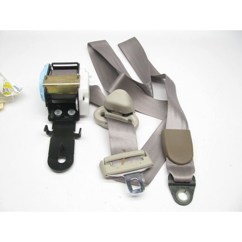 OEM  Right Front Restraint Retractor SG621FKAC  Driftwood