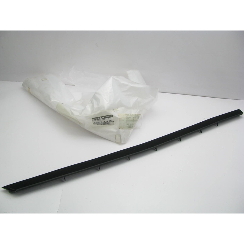 OEM  Sliding Door Lower Seal 82834-1JA0B For 11-17 Nissan Quest