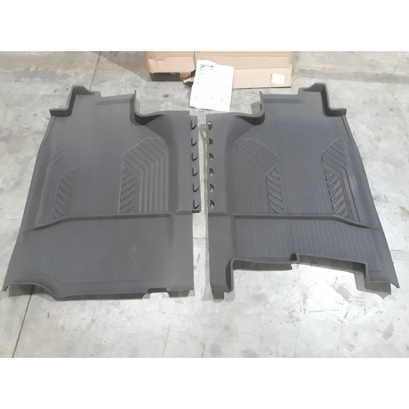 2nd Row Interlocking Premium All-Weather Rubber Floor Liner Mats OEM GM 84348199