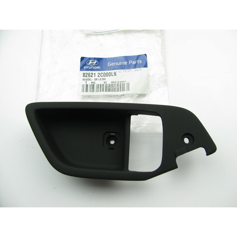 826212C000LK Inside Right Door Handle Bezel OEM For Hyundai 2011-2013 Elantra