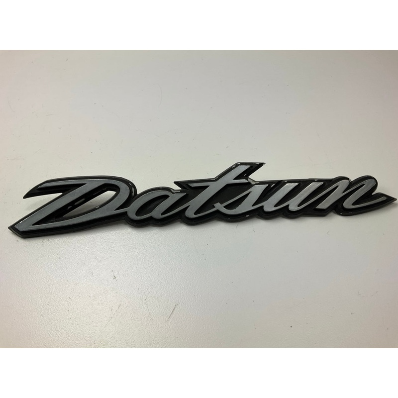 USED, 2 Broken Clips - Rear Hatch Emblem 90806-E4601 OEM For Datsun 240z 260z