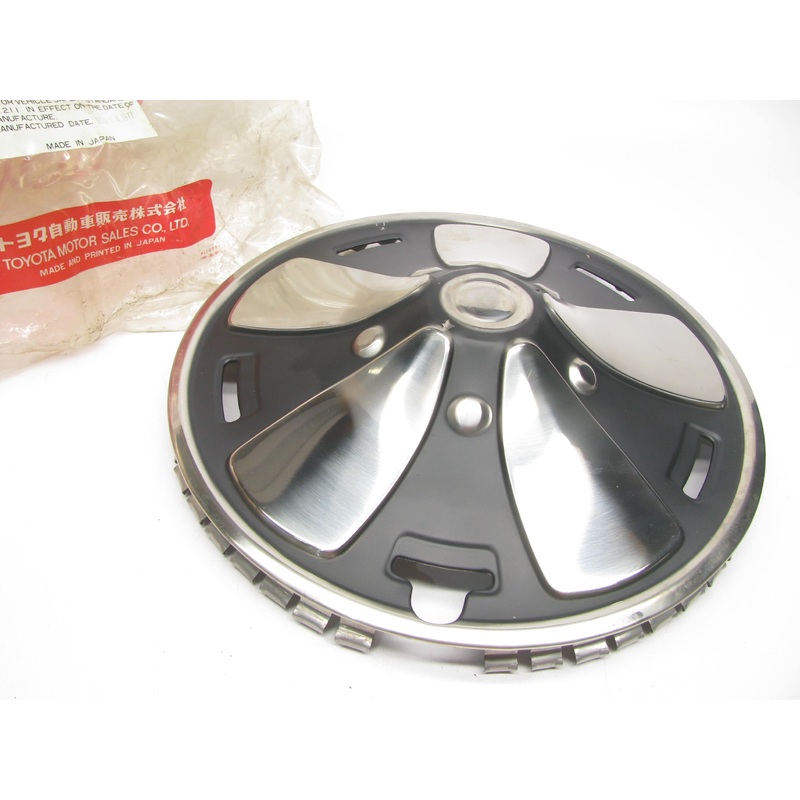 Vintage NOS OEM Toyota 42621-12210-86 Hub Cap