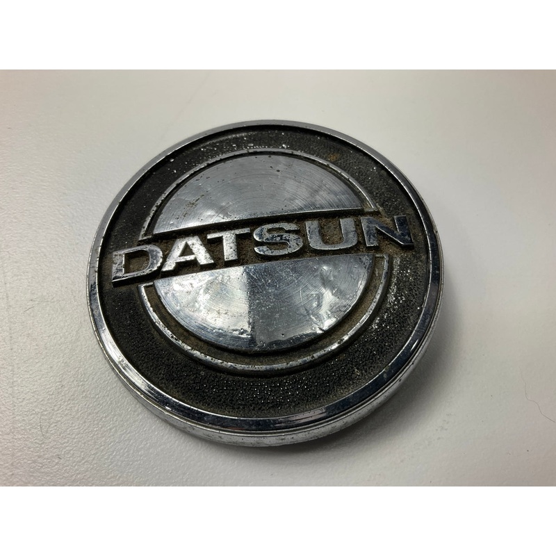 USED #906 - Hood Emblem Badge OEM For 70-78 Datsun 240z 260z 280z, 1 Broken Clip