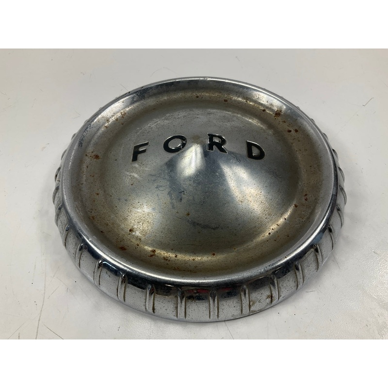 USED #1011 - 1960-1963 Ford Falcon, Ranchero 9-1/2 Inch Dog Dish Poverty Hub Cap