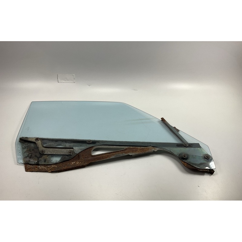 USED #15050 - Passengers Right Door Window Glass For 70-76 Datsun 240z 260z 280z