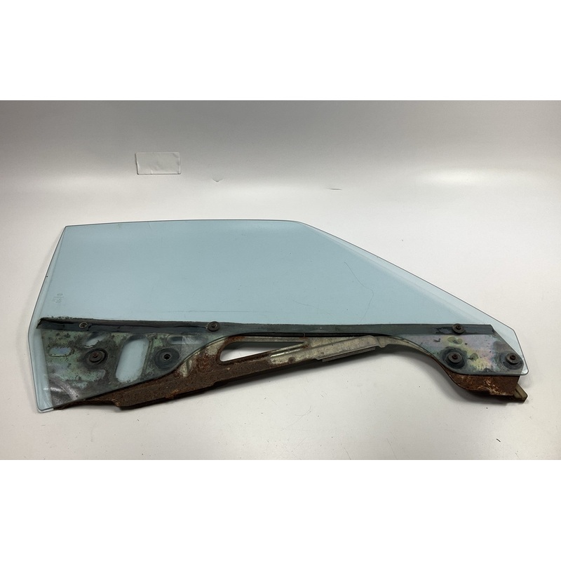 USED #15051 - Right Passengers Door Window Glass For 70-76 Datsun 240z 260z 280z