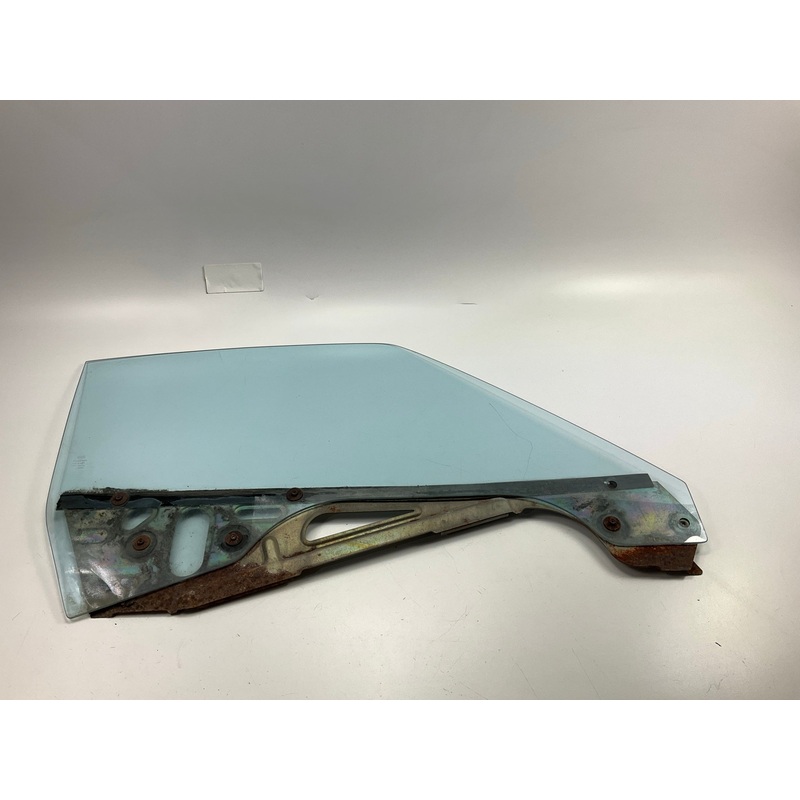 USED #15052 - Right Passengers Door Window Glass For 70-76 Datsun 240z 260z 280z